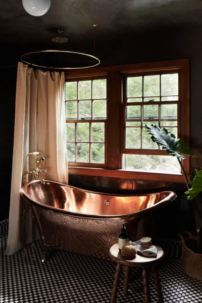 Stunning Copper Bathtubs for a Luxurious Bathing Experience