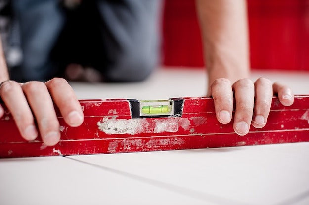 DIY Projects For Home – Tiling Your Bathroom Wall The Right Way